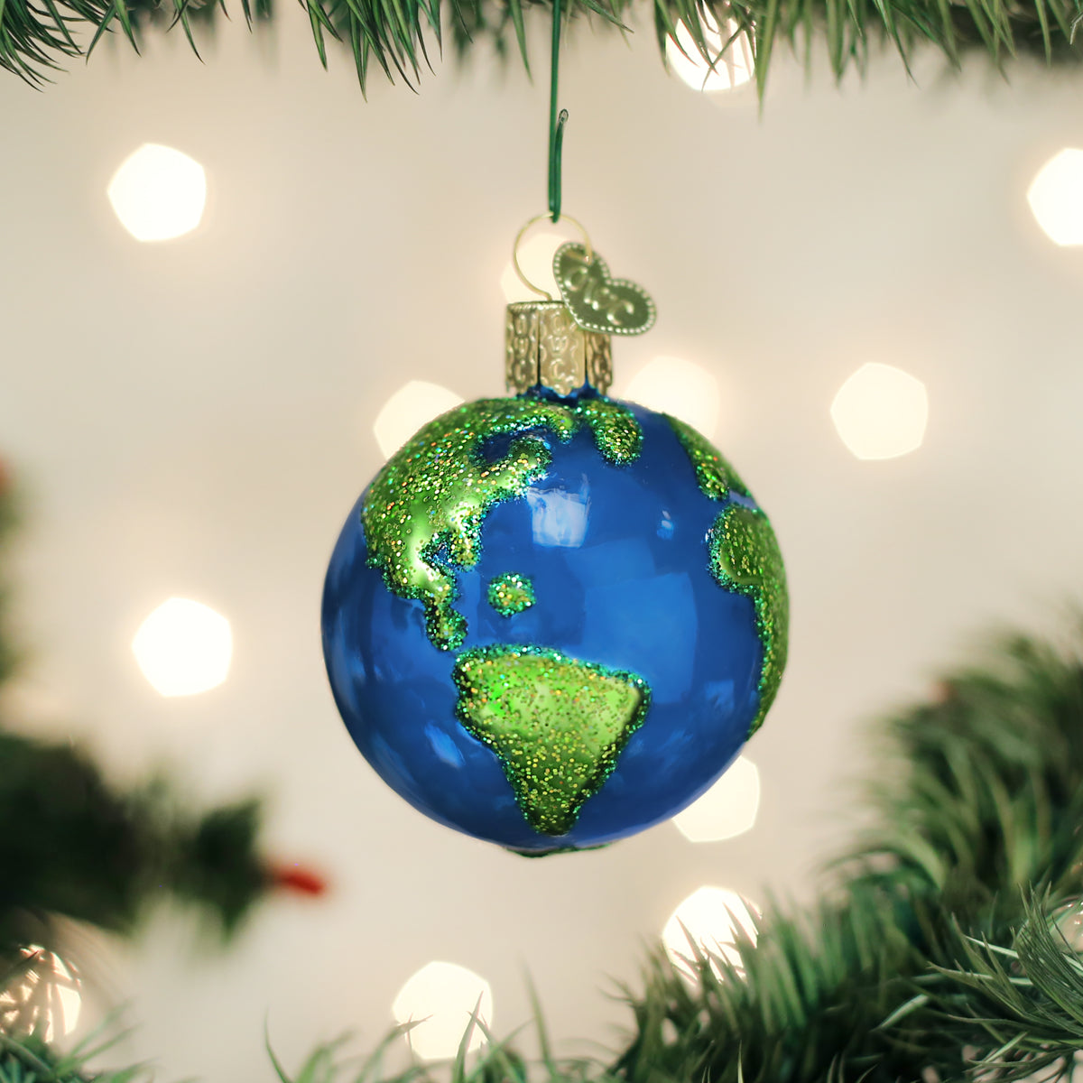 Christmas globe ornaments deals