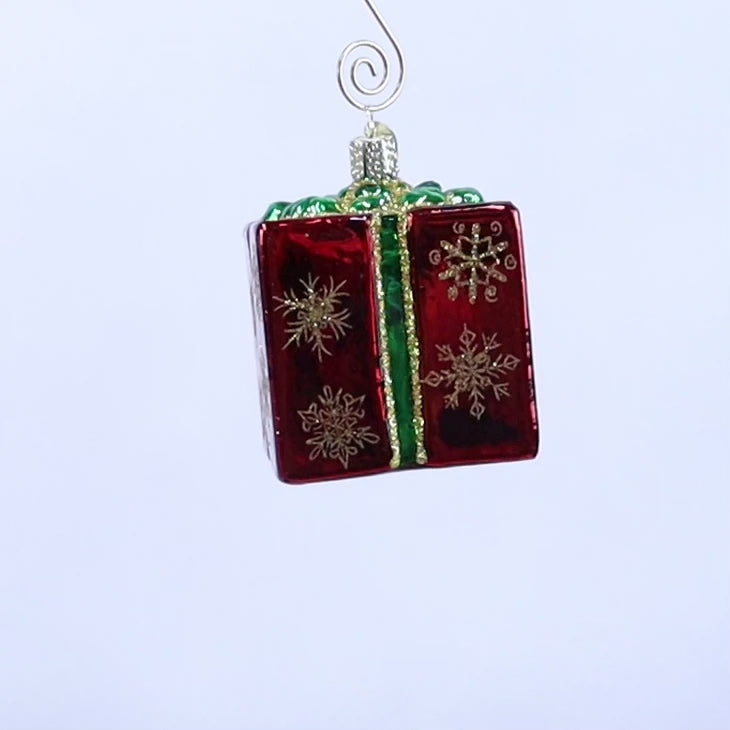 Christmas Gift Box Ornament – Old World Christmas